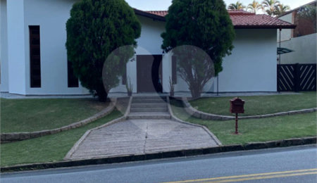 Casa à venda ou para alugar com 4 suítes no condomínio Estância Marambaia, Vinhedo - SP