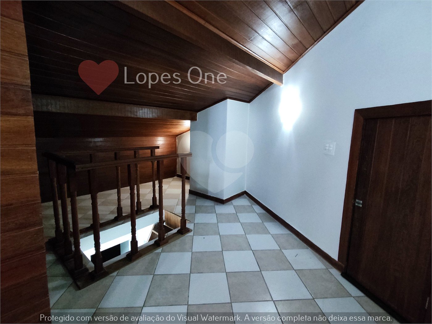 Casa à venda com 3 quartos, sendo 2 suítes, no condomínio Filipe de Vitry, São Paulo - SP