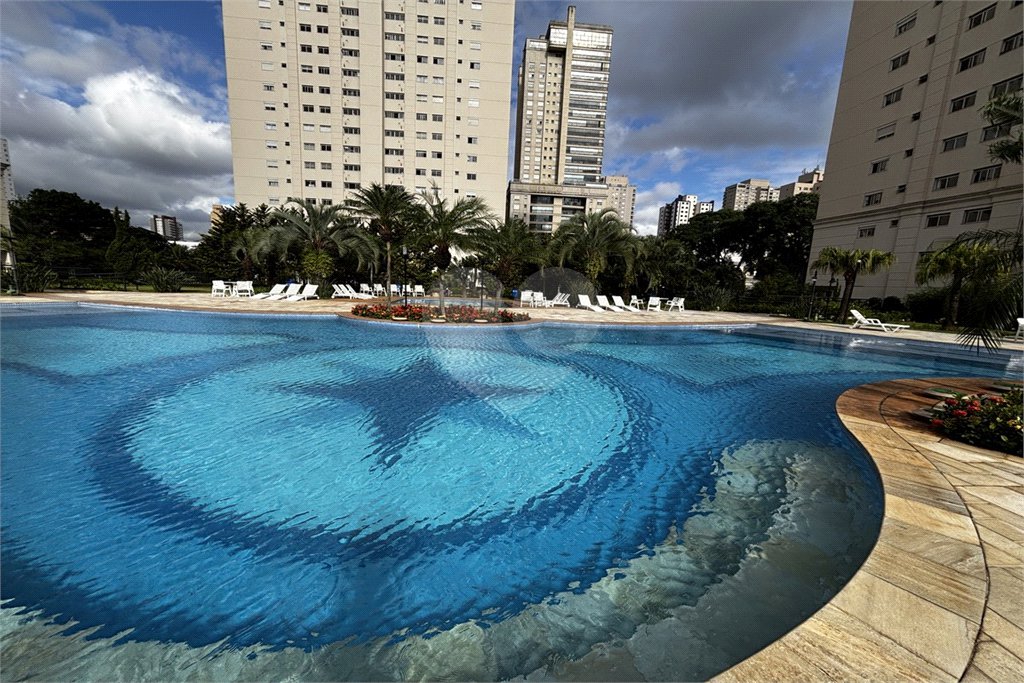 Apartamento para alugar com 3 suítes em Vila Romana, São Paulo, SP