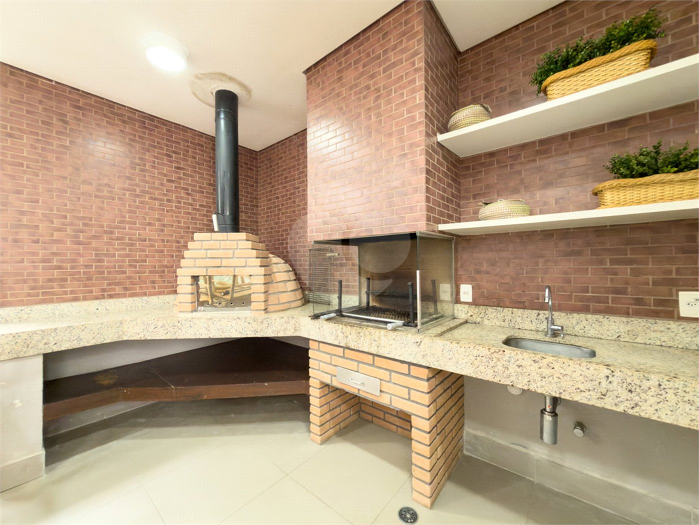 Apartamento à venda com 2 quartos, sendo 1 suíte,  em Vila Mariana, São Paulo, SP