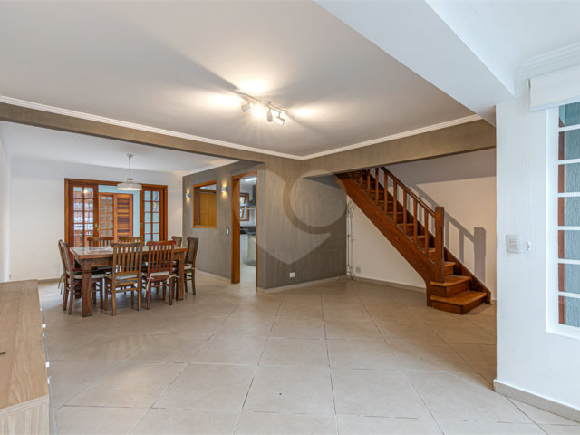 Sobrado à venda com 2 quartos, sendo 1 suíte,  em Alto da Boa Vista, São Paulo, SP