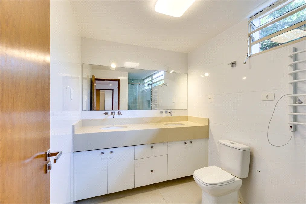 Casa Térrea à venda com 3 quartos, sendo 1 suíte, em Alto da Boa Vista, São Paulo, SP