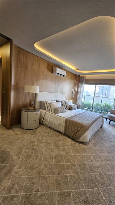 Apartamento à venda com 3 suítes em Moema, São Paulo, SP