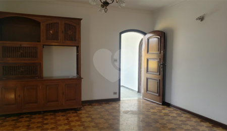 Casa Térrea à venda com 3 quartos, sendo 1 suíte,  em Campo Grande, São Paulo, SP
