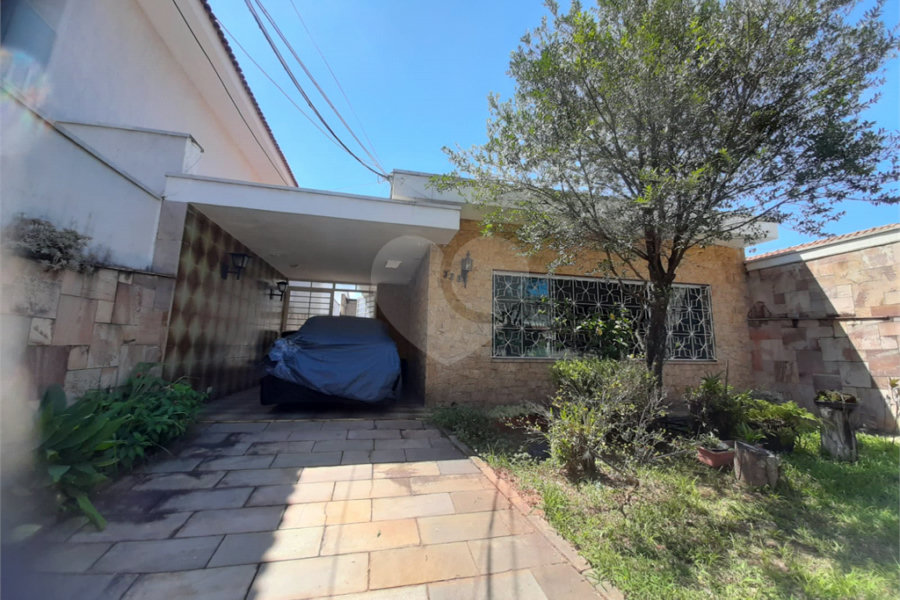 Casa terrea para venda no bairro Palmas do Tremembe.