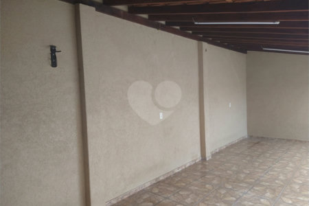 Casa Térrea com 2 dormitórios.