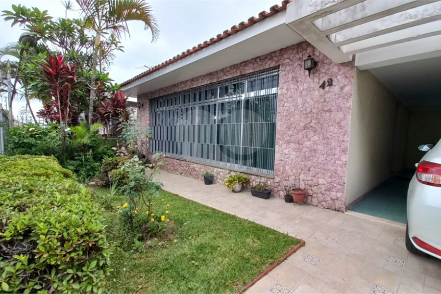 Casa Térrea com 3 quartos, 2 vagas,jardim e quintal – Próxima ao Metrô Tucuruvi e shopping Trimais