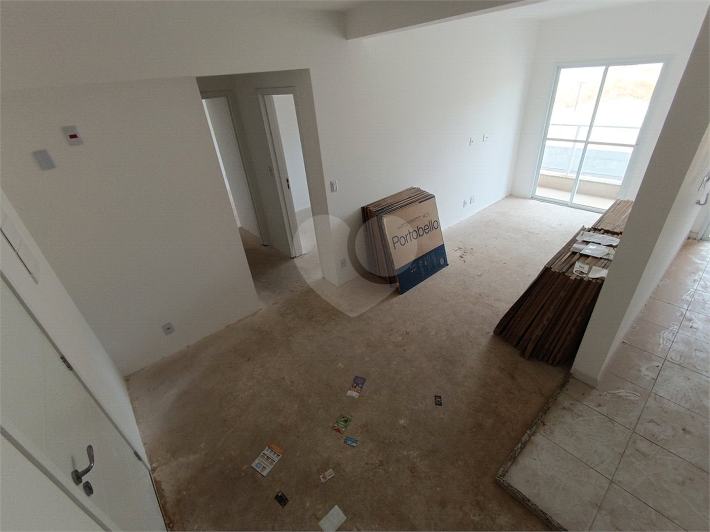 Apartamento à venda com 2 quartos, sendo 1 suíte, em Bairro do Cambará, São Roque, SP
