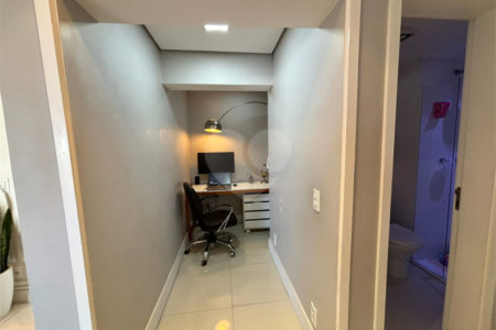 Apartamento à venda com 3 quartos, sendo 1 suíte,  em Santo Amaro, São Paulo, SP
