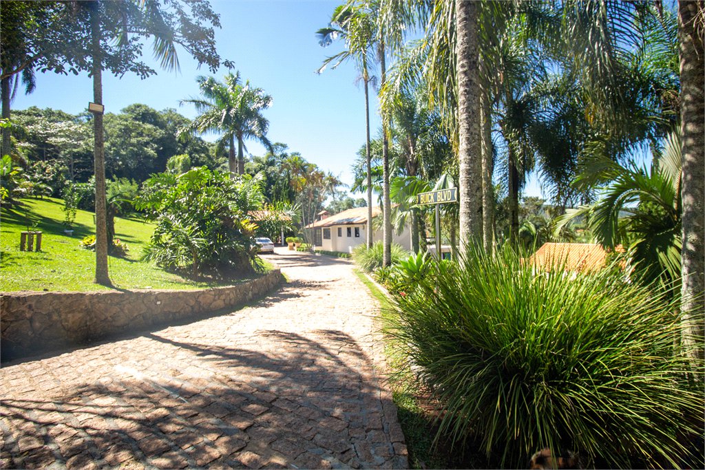 Casa à venda com 4 suítes no condomínio Sítio Primavera, São Roque - SP