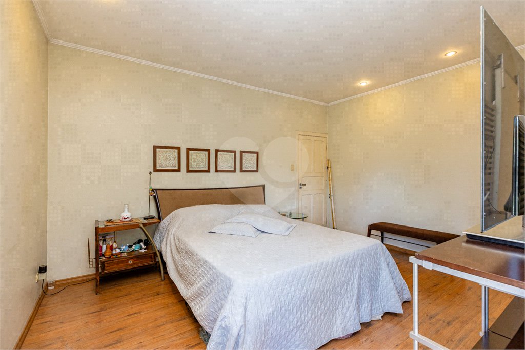 Sobrado à venda com 4 quartos, sendo 3 suítes, em Vila Cruzeiro, São Paulo, SP
