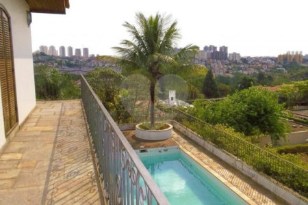 Sobrado à venda com 4 quartos, sendo 2 suítes, em Jardim Leonor, São Paulo, SP