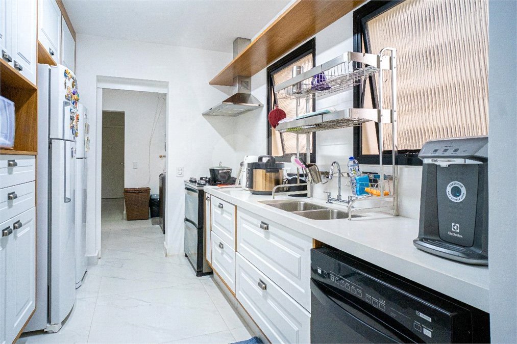 Apartamento à venda com 4 quartos, sendo 3 suítes, em Moema, São Paulo, SP