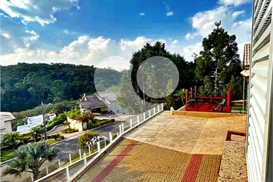 Terreno à venda com 4 suítes no condomínio Suíça da Cantareira, Mairiporã - SP