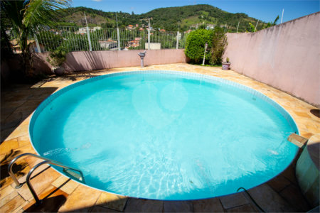Casa à venda ou para alugar com 4 quartos, sendo 1 suíte, no Centro, São Roque, SP