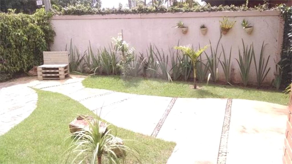 Casa à venda com 4 quartos, sendo 2 suítes, no condomínio Vinhas da Vista Alegre - Lado Sede, Vinhedo - SP
