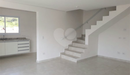 Apartamento à venda ou para alugar com 2 quartos, sendo 1 suíte,  em Vila Santa Isabel, São Roque, SP