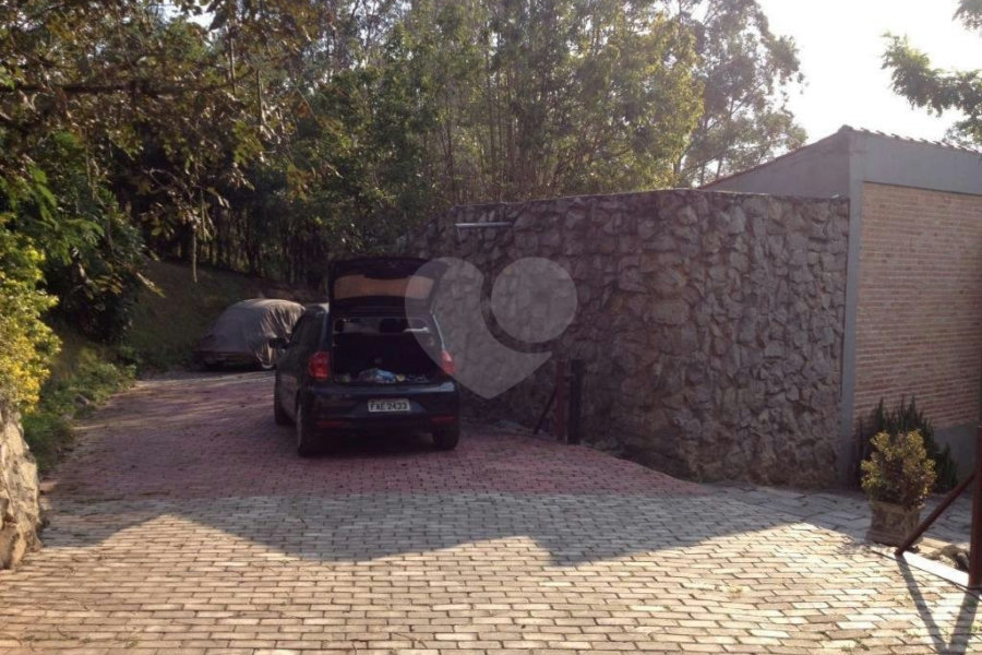 Sobrado à venda com 4 quartos, sendo 2 suítes, em Jaraguá, São Paulo, SP