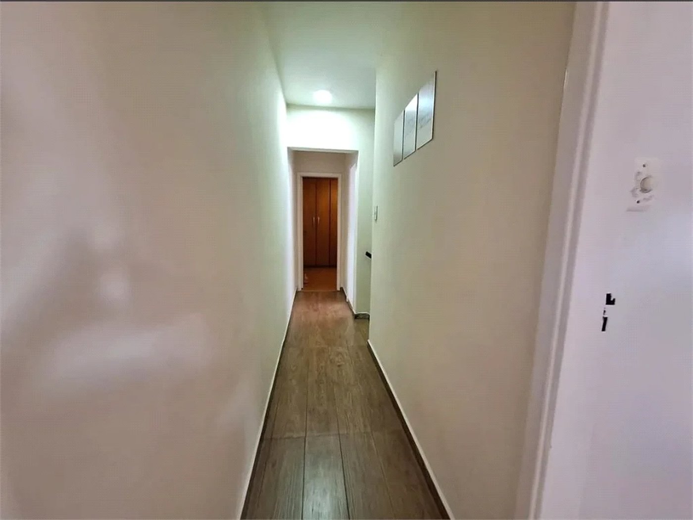 Casa à venda com 3 quartos, sendo 1 suíte, em Vila Gomes, São Paulo, SP