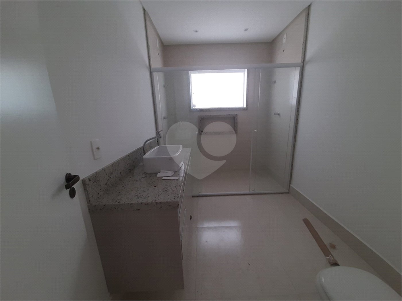 Sobrado à venda com 4 quartos, sendo 3 suítes, em Vila Paulicéia, São Paulo, SP
