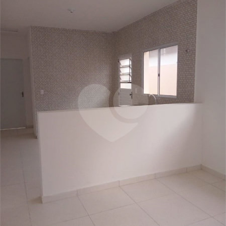 Casa à venda com 2 quartos, sendo 1 suíte, no Centro, Mairinque, SP