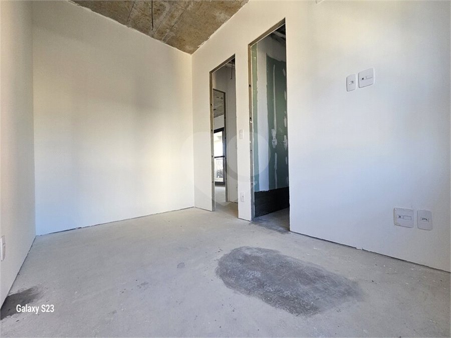 Apartamento à venda com 3 quartos, sendo 1 suíte,  em Pinheiros, São Paulo, SP