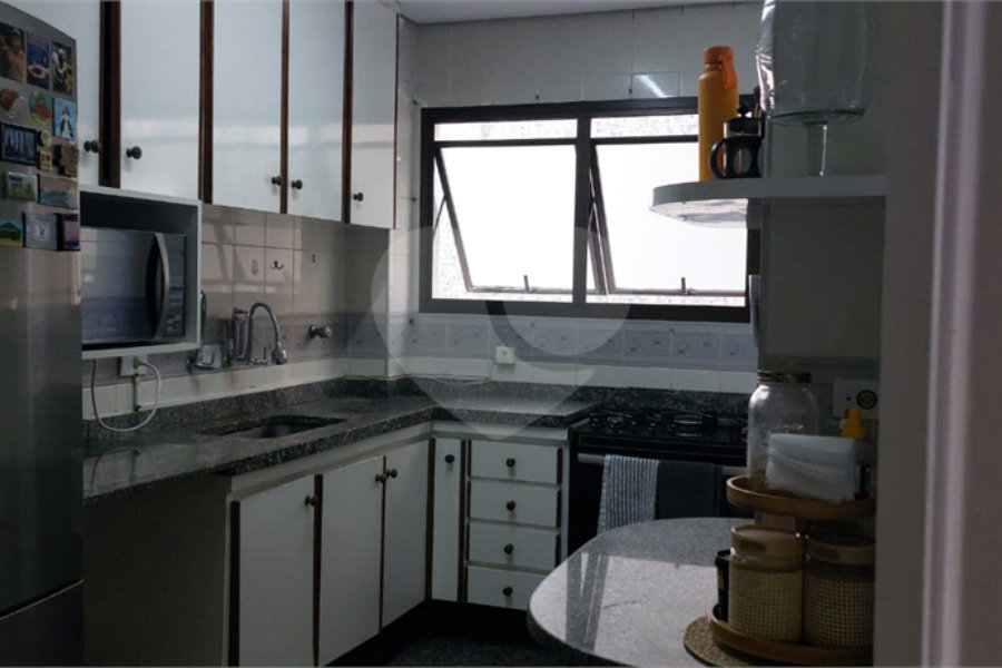 Apartamento à venda com 3 quartos, sendo 1 suíte, em Pitangueiras, Guarujá, SP