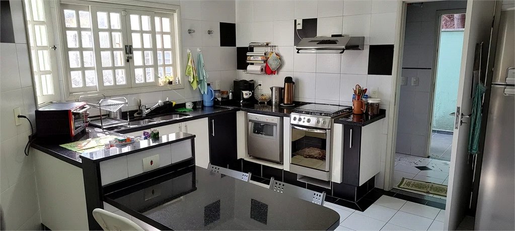 Casa à venda com 3 suítes em Vila Ipojuca, São Paulo, SP