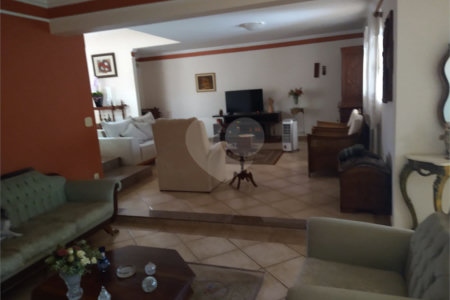 Casa à venda com 3 quartos, sendo 1 suíte, em Chácara São João, São Carlos, SP