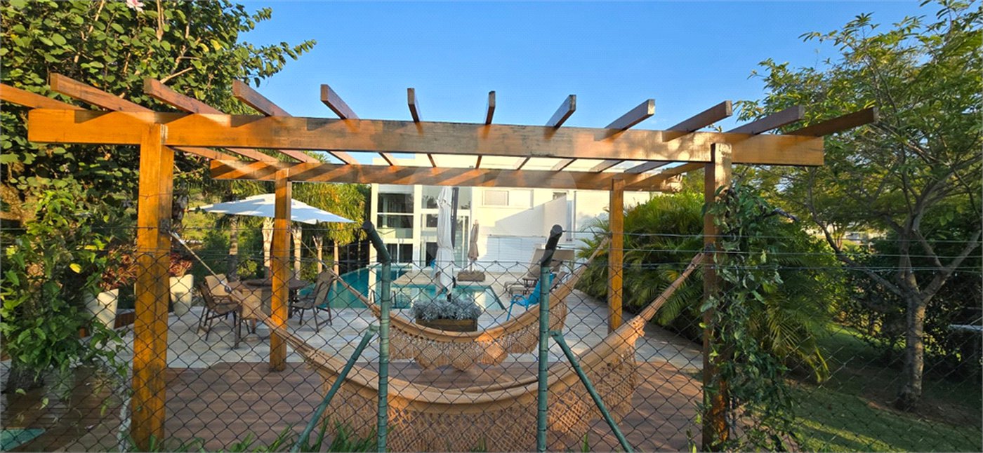Casa à venda com 7 quartos, sendo 5 suítes, em Residencial Jardim Primavera, Louveira, SP