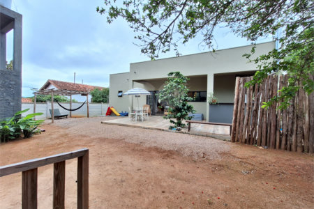 Casa à venda com 3 suítes no condomínio Chácaras do Lago, Vinhedo - SP