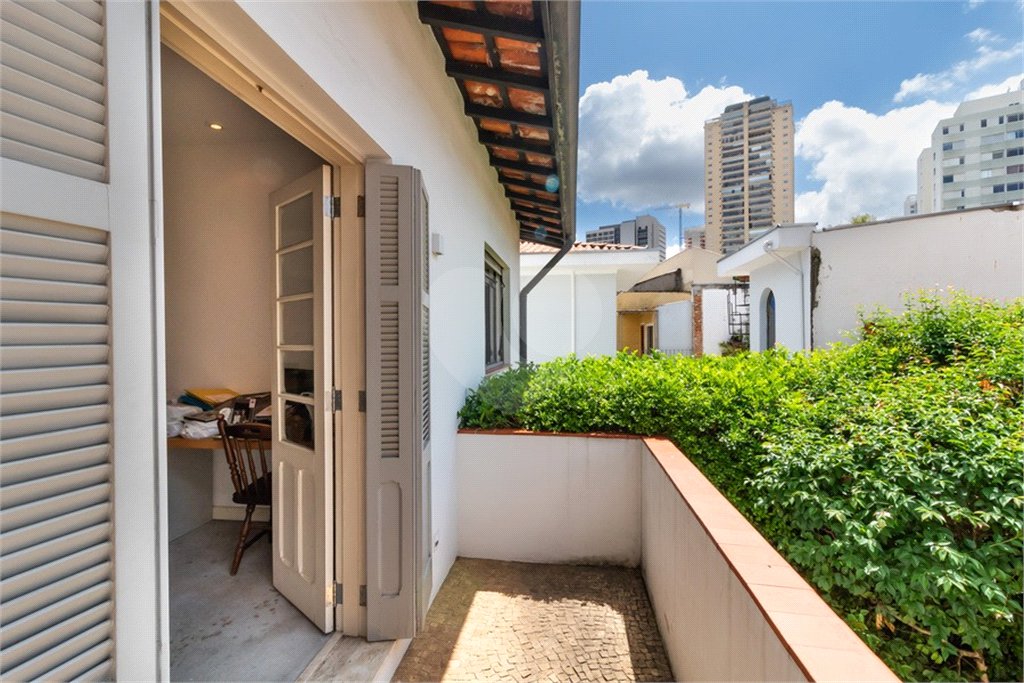 Casa à venda com 4 quartos, sendo 1 suíte, em Jardim Novo Mundo, São Paulo, SP