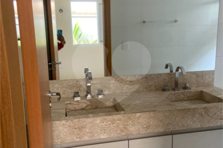 Casa à venda ou para alugar com 3 suítes no condomínio Portal das Tipuanas, Araraquara - SP