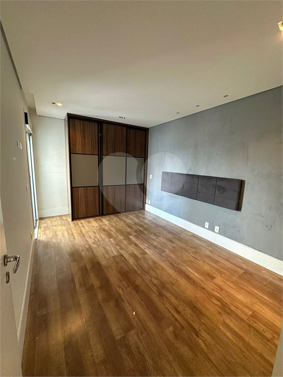 Apartamento à venda com 3 quartos, sendo 1 suíte, em Brooklin Paulista, São Paulo, SP