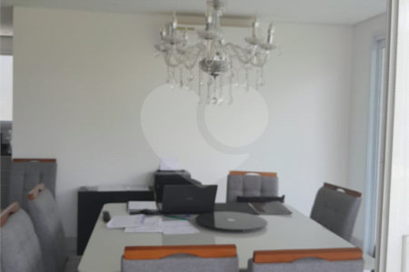 Casa à venda com 3 suítes em Moinho Velho, Cotia, SP