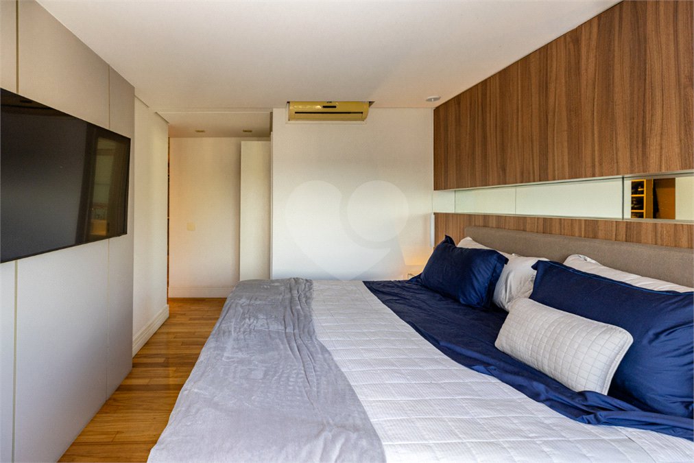 Apartamento à venda com 4 quartos, sendo 3 suítes, em Campo Belo, São Paulo, SP