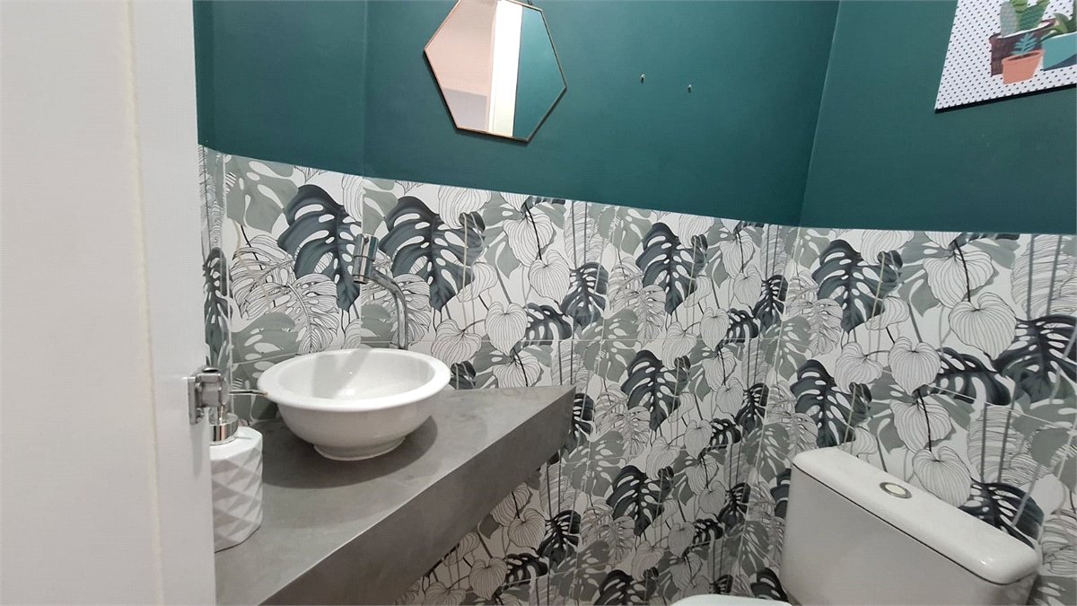 Casa à venda com 2 suítes no condomínio Village Palmas, São Paulo - SP