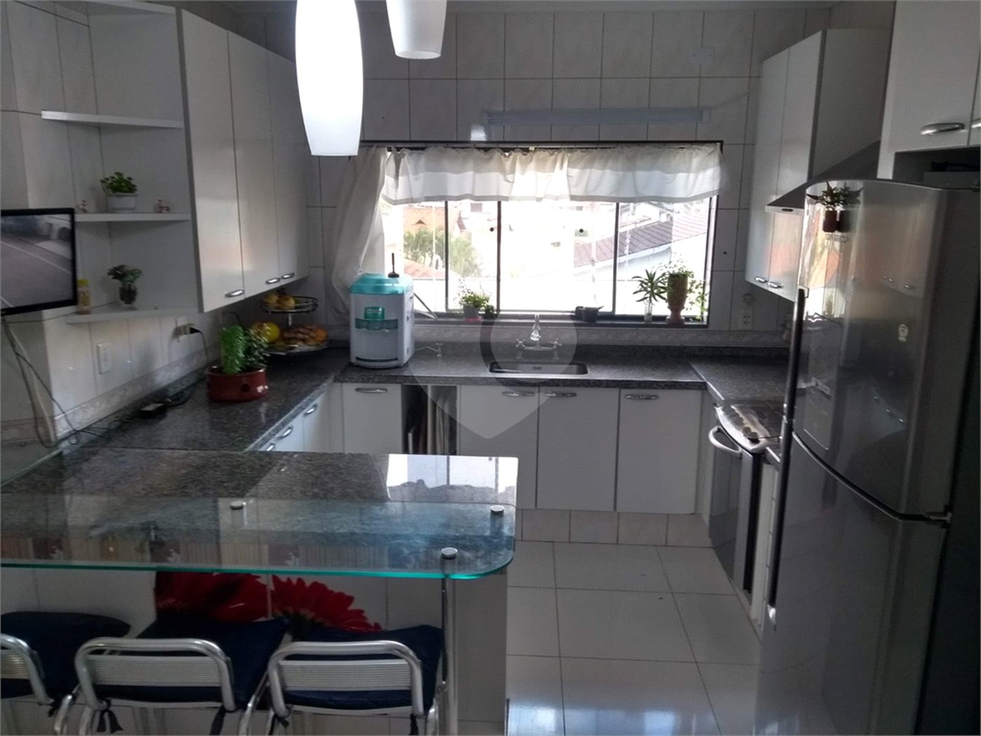 Sobrado à venda com 3 quartos, sendo 1 suíte,  em Vila Oliveira, Mogi das Cruzes, SP