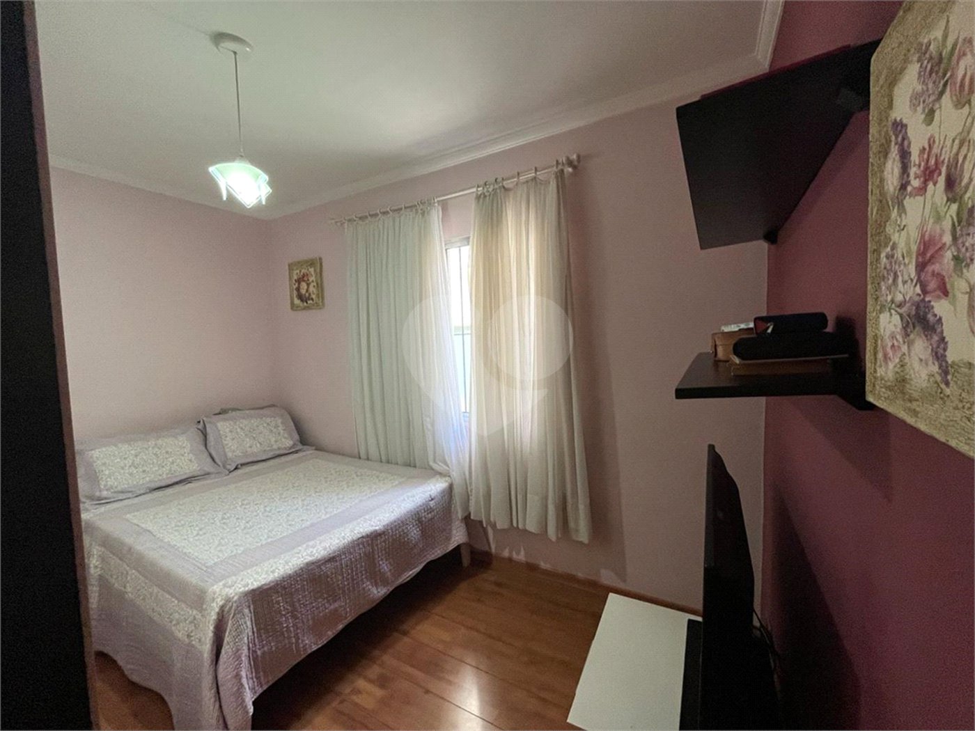 Casa à venda com 3 quartos, sendo 1 suíte,  em Jardim Casablanca, São Paulo, SP
