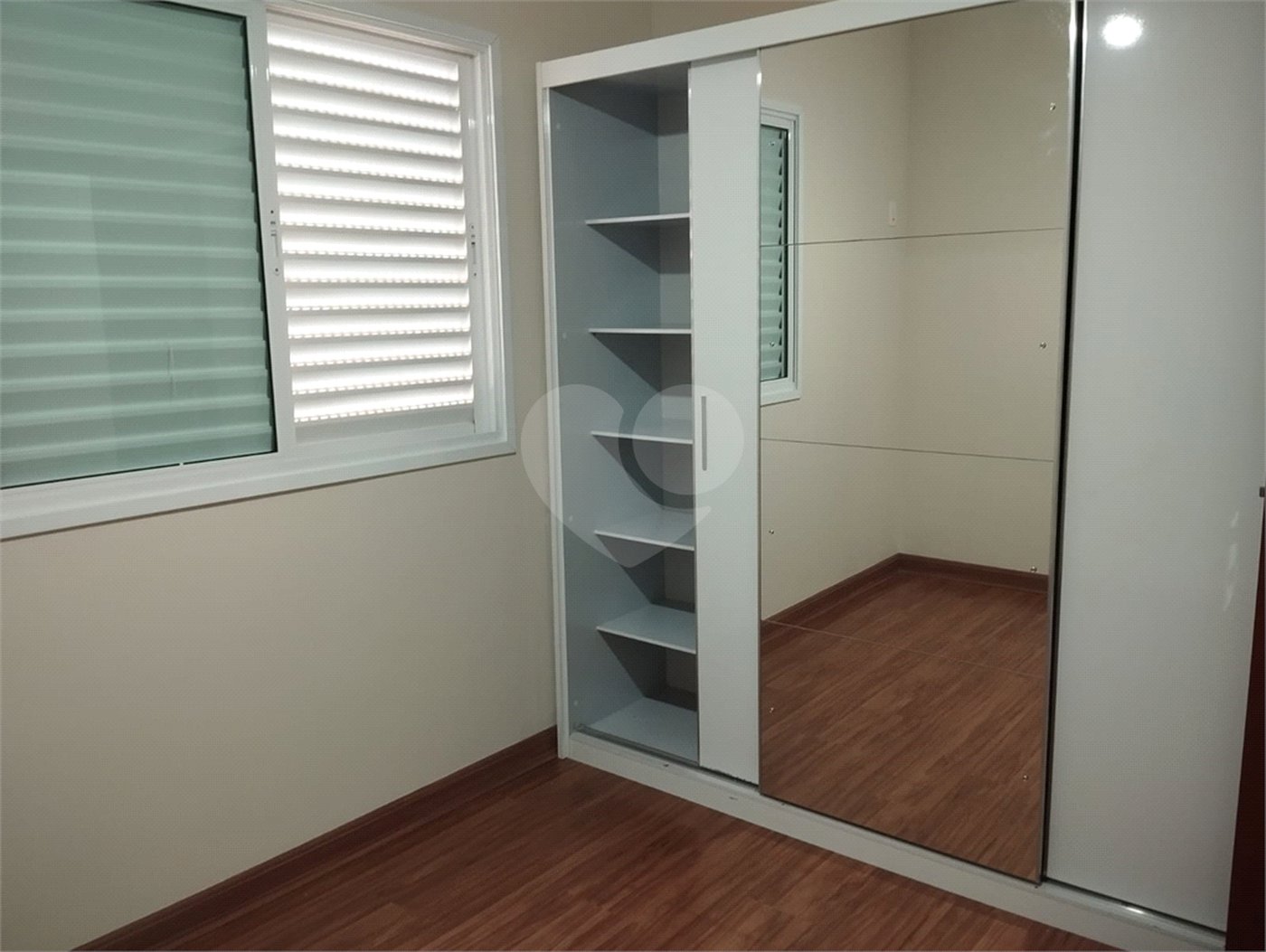 Casa à venda com 3 quartos, sendo 1 suíte,  no condomínio Vila Aracoara, Araraquara - SP