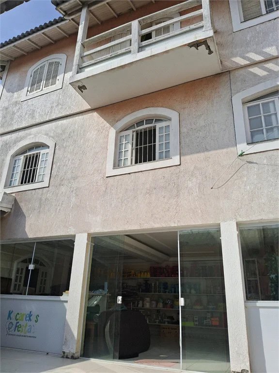 Casa à venda com 4 quartos, sendo 2 suítes, em Vila Indiana, São Paulo, SP