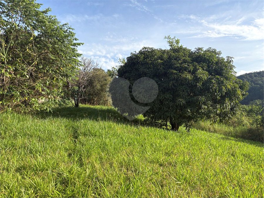 Sítio à venda com 3 quartos, sendo 1 suíte, no Centro, Guararema, SP