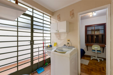 Casa à venda com 3 quartos, sendo 1 suíte,  em Campo Belo, São Paulo, SP