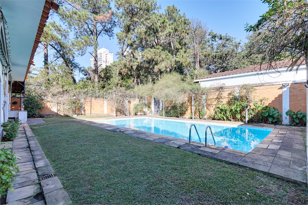 Casa de Vila à venda com 4 suítes em Granja Julieta, São Paulo, SP