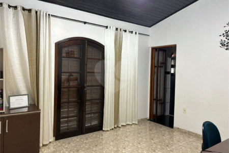 Sobrado à venda com 3 suítes em Jardim Imperador, Suzano, SP