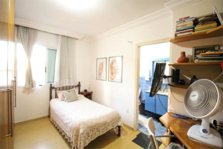 Casa à venda com 5 quartos, sendo 3 suítes, em Vila Paulicéia, São Paulo, SP