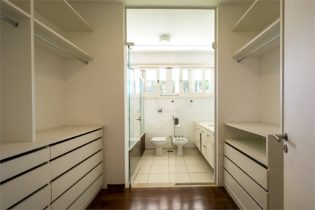 Casa à venda com 4 suítes no condomínio Chácara Flora, São Paulo - SP