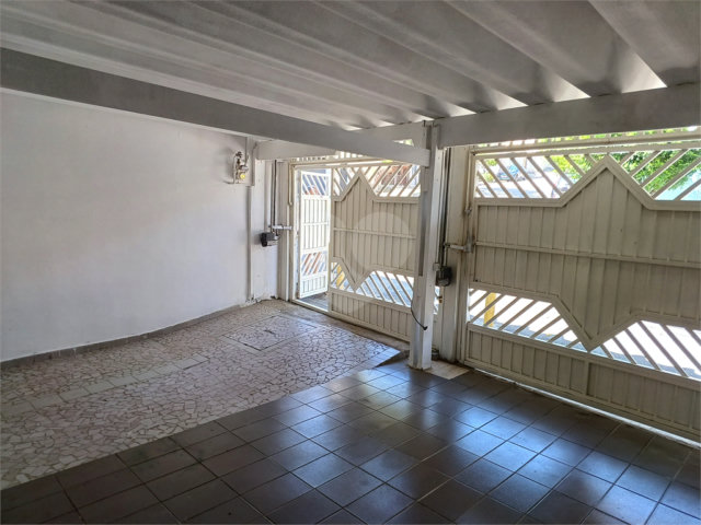 Sobrado à venda com 3 quartos em Vila Medeiros, São Paulo, SP