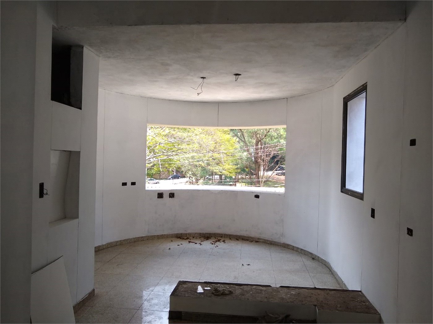 Sobrado à venda com 4 quartos, sendo 3 suítes,  em Morumbi, São Paulo, SP