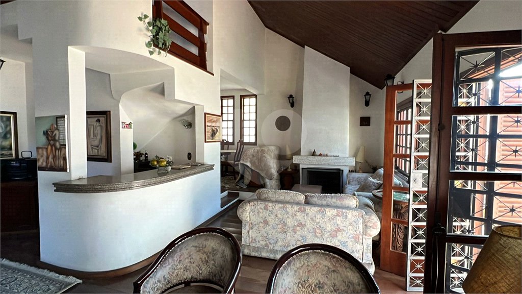 Casa à venda com 4 quartos, sendo 3 suítes, em Chácara Monte Alegre, São Paulo, SP